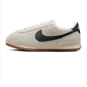 Nike Cortez Vintage cream/navy terrycloth, women's size 9👟